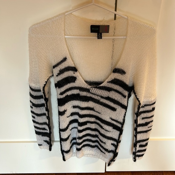 Zebra striped sweater - Picture 1 of 1